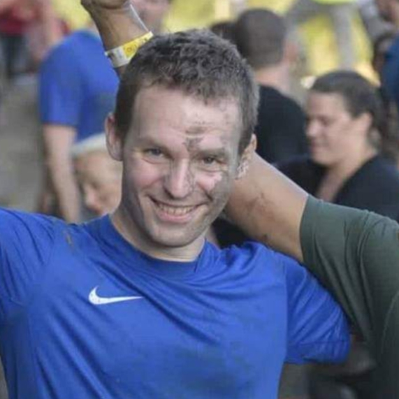 Leon tijdens een mudrun